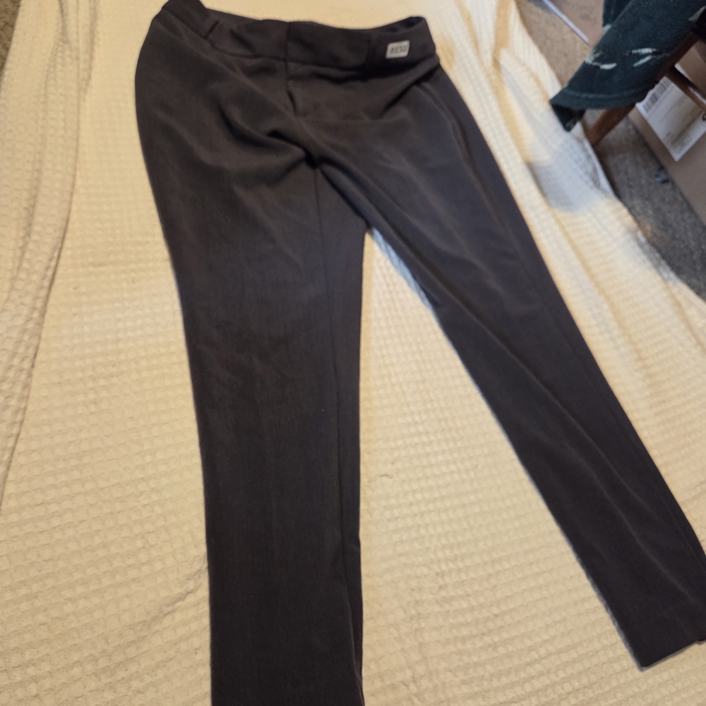 Women's Straight Leg Pants in Black